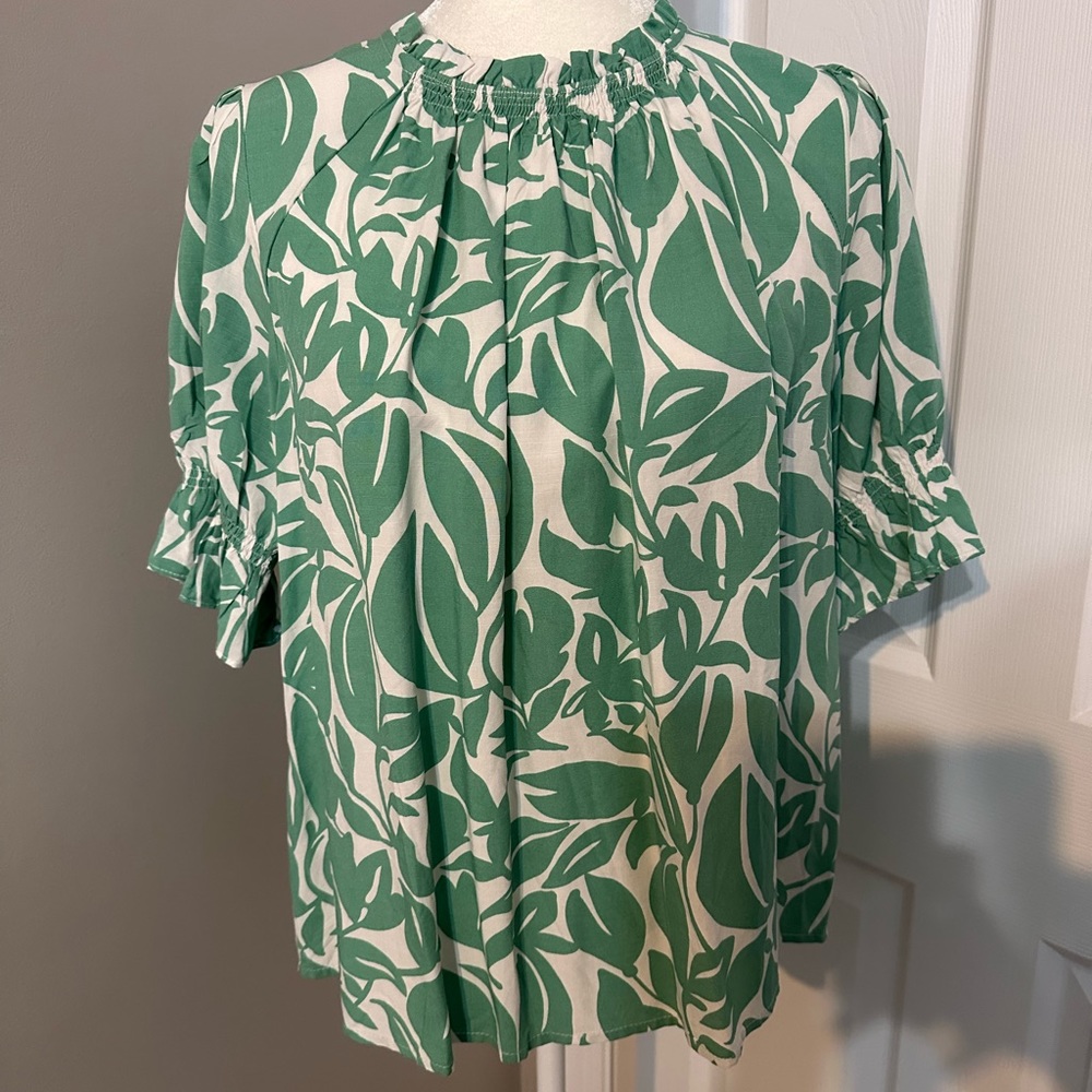NWT THML Palm Print Top